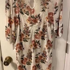 Elegant Flowered Cream Colored Top